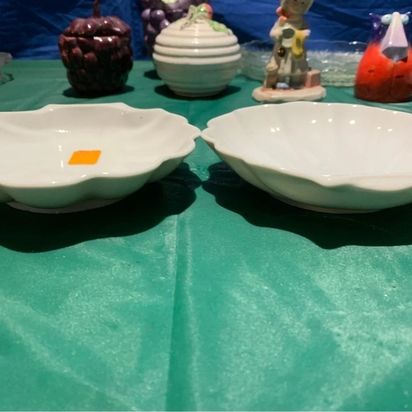 Two vintage seashell soap, dishes - Picture 4 of 9